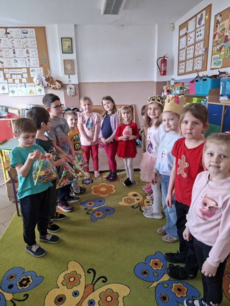 Dzień Kobiet w przedszkolu Dzień Kobiet w przedszkolu